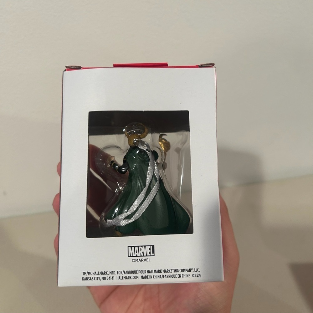 Hallmark Marvel Avengers Loki Christmas Tree Ornament NWT - Picture 4 of 6